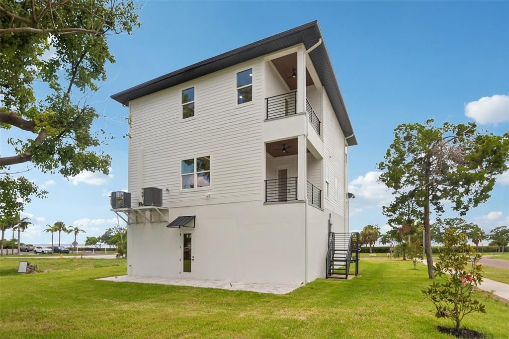 En Venta: $1,875,000 (5 camas, 3 baños, 3310 Pies cuadrados)