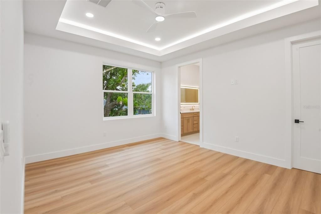 En Venta: $1,875,000 (5 camas, 3 baños, 3310 Pies cuadrados)