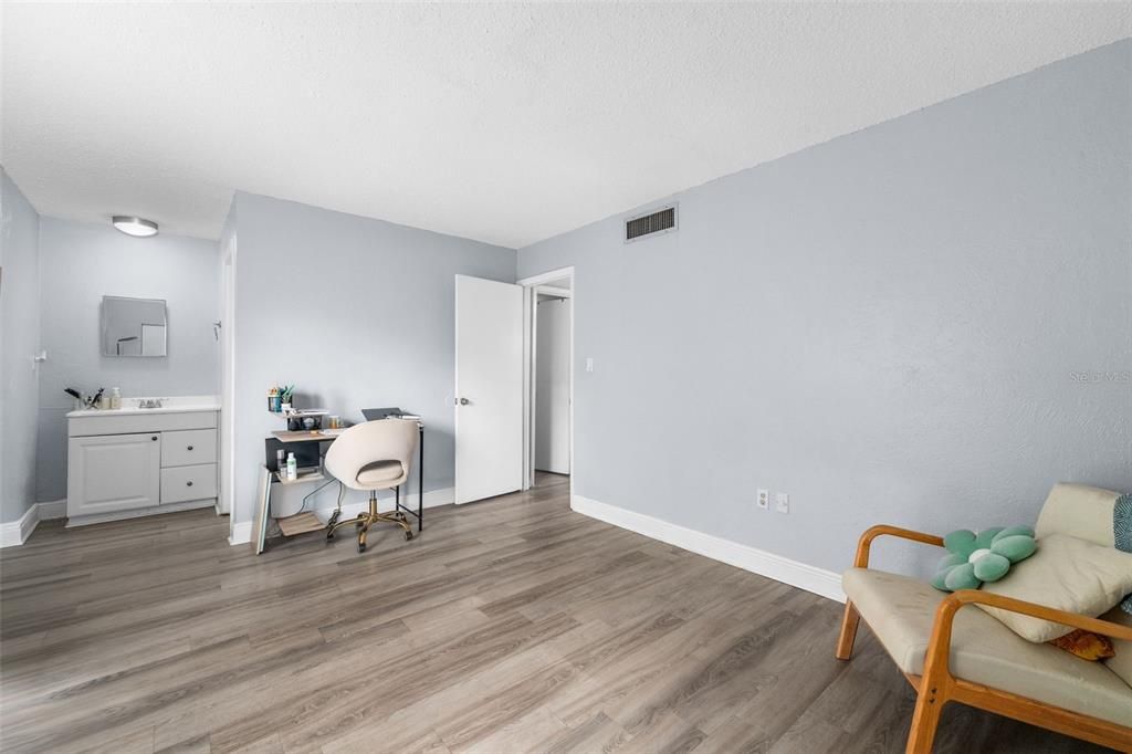 En Venta: $100,000 (2 camas, 2 baños, 1226 Pies cuadrados)