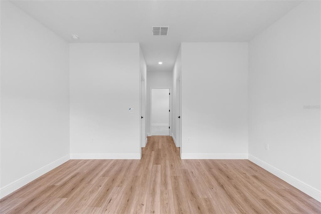 En Venta: $319,000 (4 camas, 3 baños, 1865 Pies cuadrados)