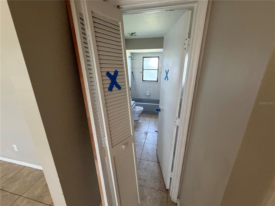 Active With Contract: $139,900 (3 beds, 2 baths, 1502 Square Feet)
