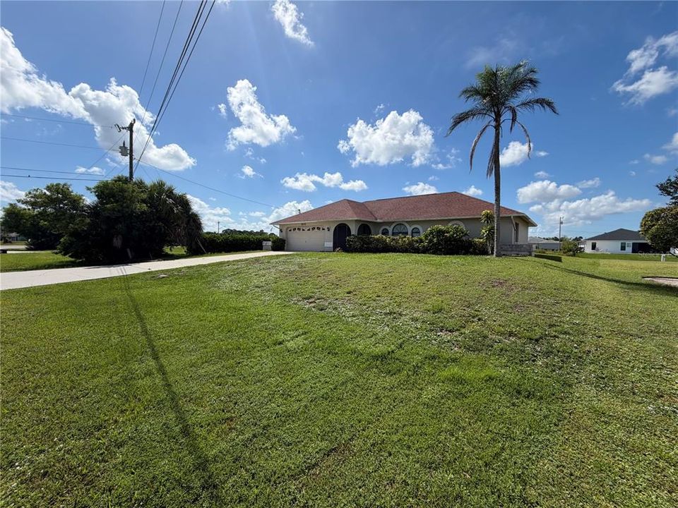 Active With Contract: $139,900 (3 beds, 2 baths, 1502 Square Feet)