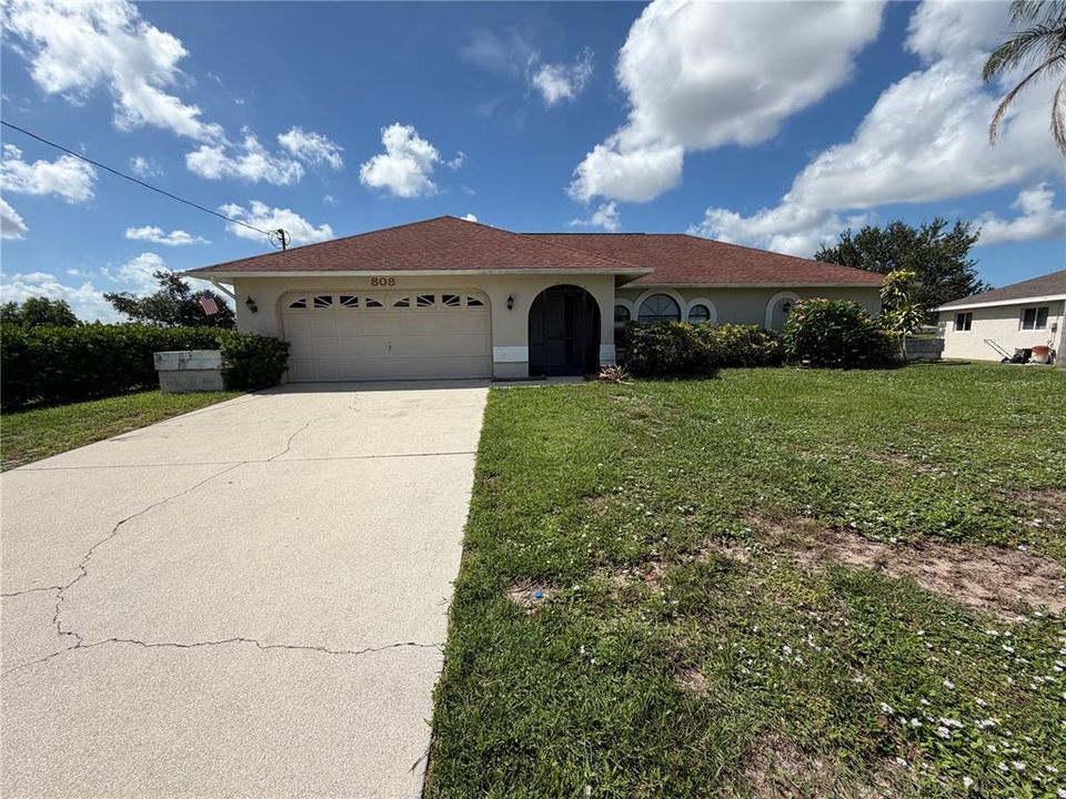 Active With Contract: $139,900 (3 beds, 2 baths, 1502 Square Feet)