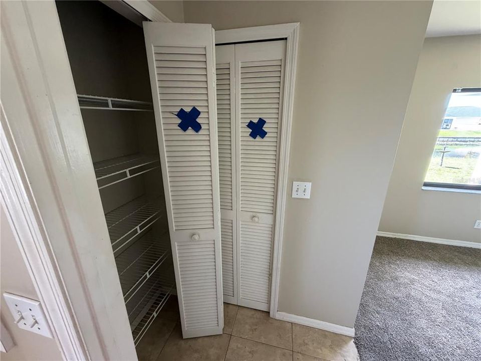 Active With Contract: $139,900 (3 beds, 2 baths, 1502 Square Feet)
