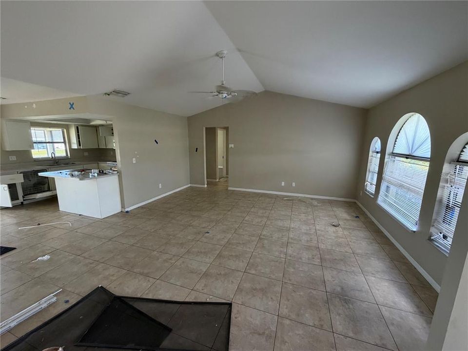 Active With Contract: $139,900 (3 beds, 2 baths, 1502 Square Feet)