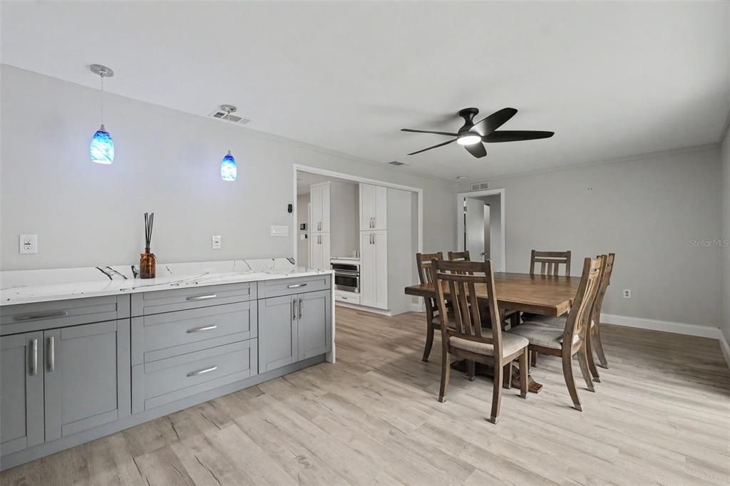 En Venta: $585,000 (3 camas, 2 baños, 1647 Pies cuadrados)