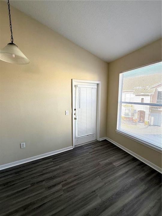 For Rent: $2,000 (2 beds, 2 baths, 1175 Square Feet)