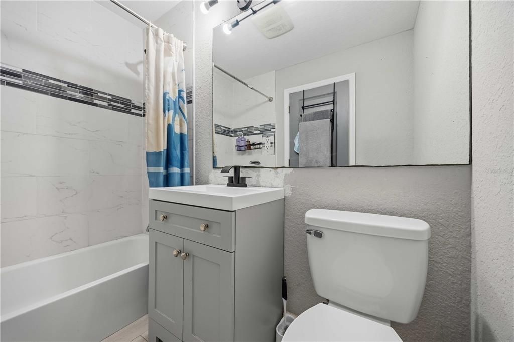 En Venta: $479,000 (3 camas, 2 baños, 2418 Pies cuadrados)
