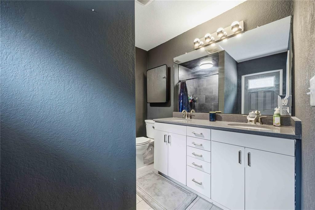 En Venta: $479,000 (3 camas, 2 baños, 2418 Pies cuadrados)