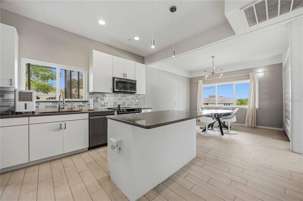 En Venta: $479,000 (3 camas, 2 baños, 2418 Pies cuadrados)