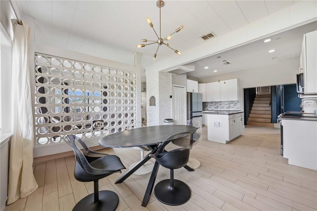 En Venta: $479,000 (3 camas, 2 baños, 2418 Pies cuadrados)