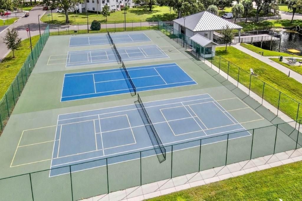 На продажу: $78,000 (1 спален, 1 ванн, 825 Квадратных фут)