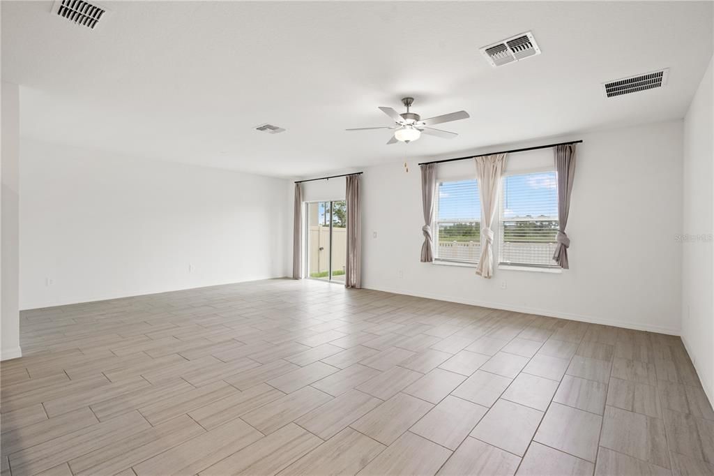 En Venta: $489,000 (6 camas, 3 baños, 3326 Pies cuadrados)