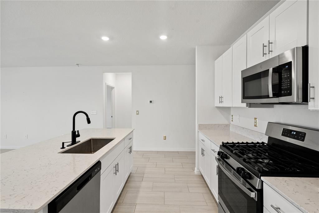 En Venta: $489,000 (6 camas, 3 baños, 3326 Pies cuadrados)