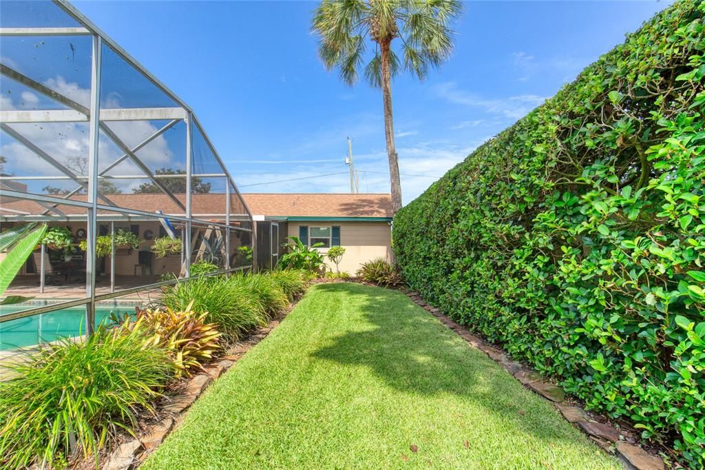 For Sale: $325,000 (3 beds, 2 baths, 1429 Square Feet)