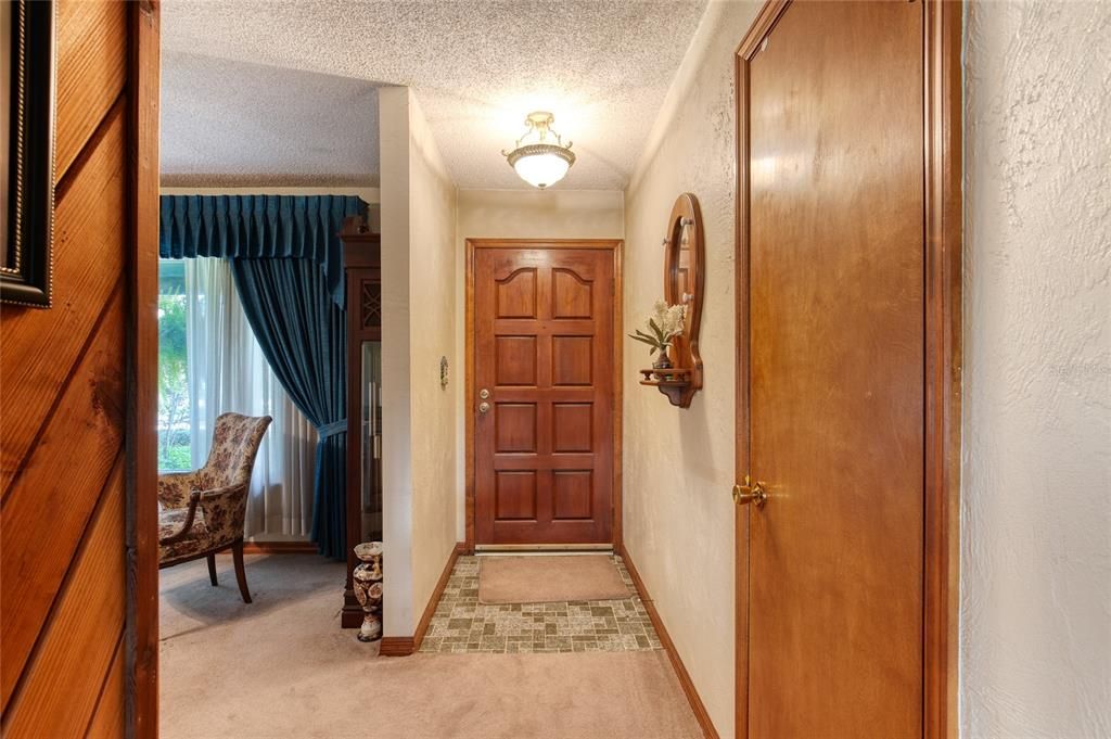 For Sale: $325,000 (3 beds, 2 baths, 1429 Square Feet)