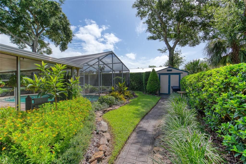 For Sale: $325,000 (3 beds, 2 baths, 1429 Square Feet)