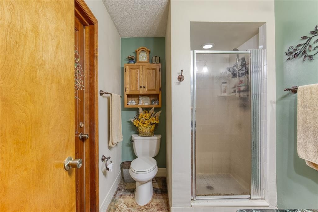 For Sale: $325,000 (3 beds, 2 baths, 1429 Square Feet)