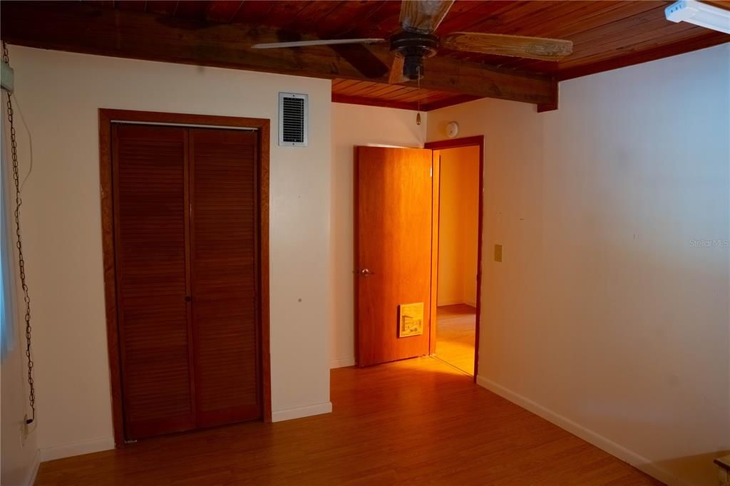 На продажу: $395,000 (4 спален, 3 ванн, 2401 Квадратных фут)