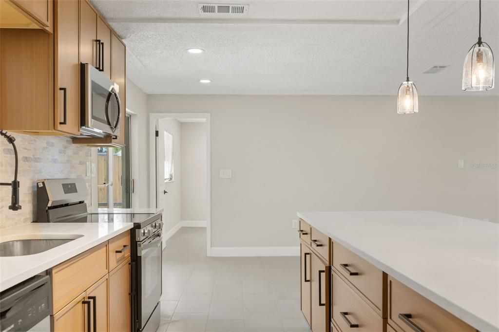 : $399,999 (4 camas, 2 baños, 1758 Pies cuadrados)