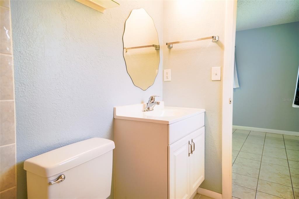 For Rent: $1,800 (3 beds, 2 baths, 1050 Square Feet)