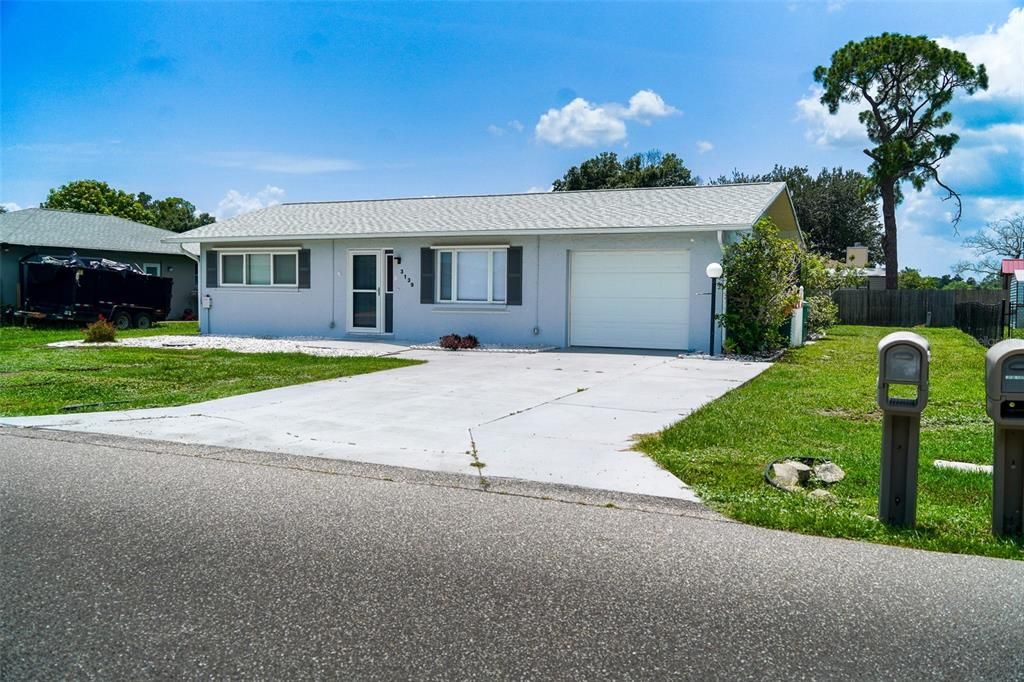 For Rent: $1,800 (3 beds, 2 baths, 1050 Square Feet)