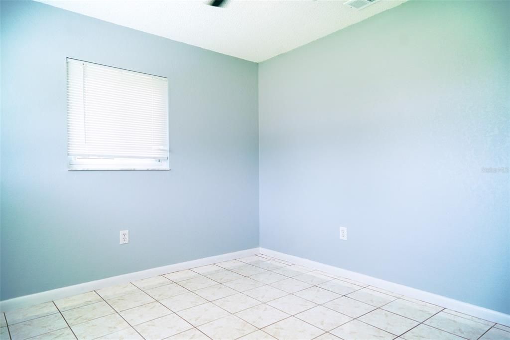 For Rent: $1,800 (3 beds, 2 baths, 1050 Square Feet)