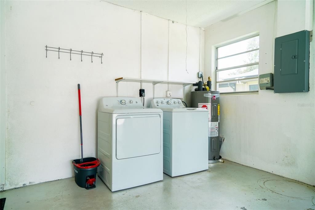 For Rent: $1,800 (3 beds, 2 baths, 1050 Square Feet)