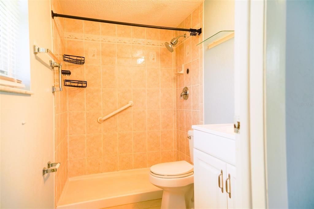 For Rent: $1,800 (3 beds, 2 baths, 1050 Square Feet)