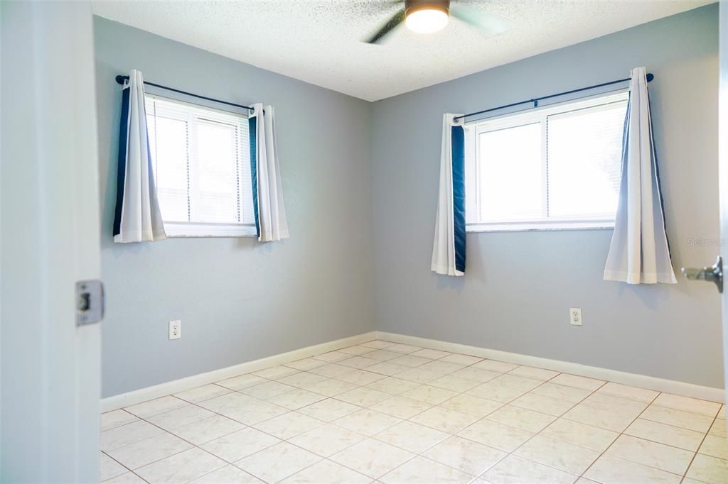 For Rent: $1,800 (3 beds, 2 baths, 1050 Square Feet)
