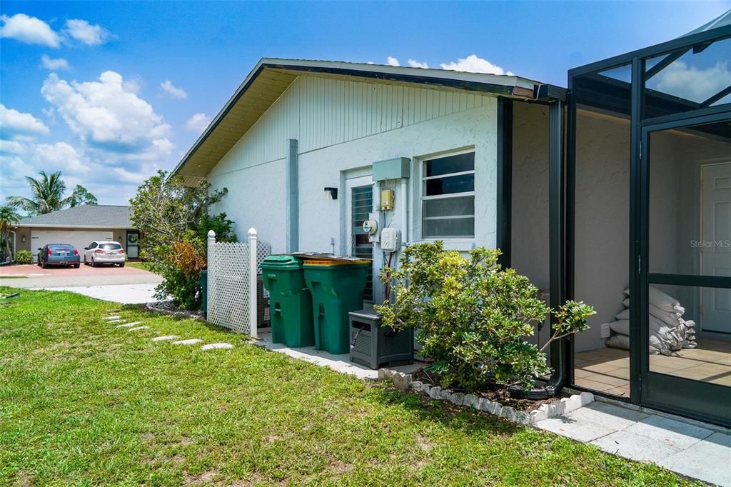 For Rent: $1,800 (3 beds, 2 baths, 1050 Square Feet)
