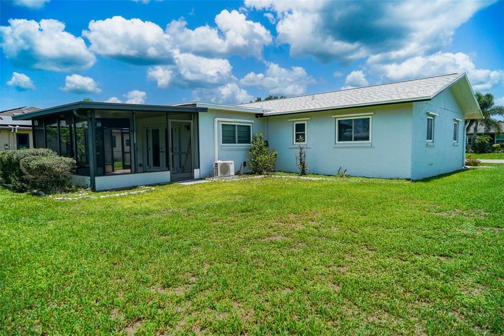 For Rent: $1,800 (3 beds, 2 baths, 1050 Square Feet)