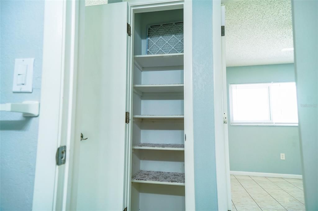 For Rent: $1,800 (3 beds, 2 baths, 1050 Square Feet)