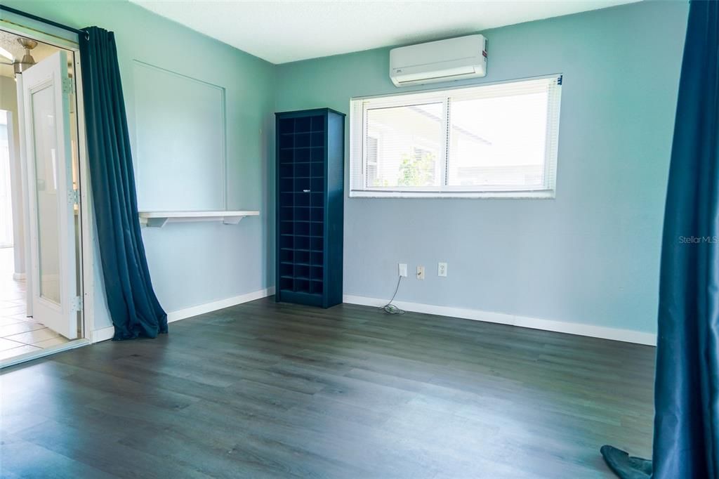 For Rent: $1,800 (3 beds, 2 baths, 1050 Square Feet)