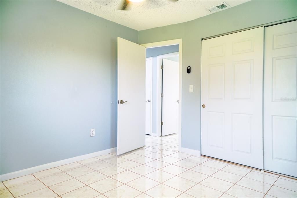 For Rent: $1,800 (3 beds, 2 baths, 1050 Square Feet)