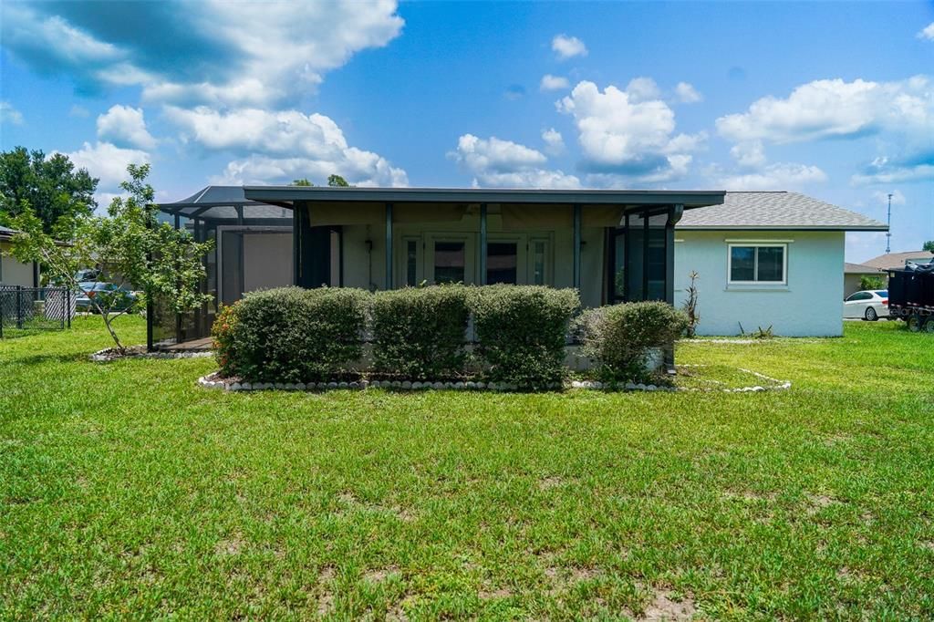 For Rent: $1,800 (3 beds, 2 baths, 1050 Square Feet)