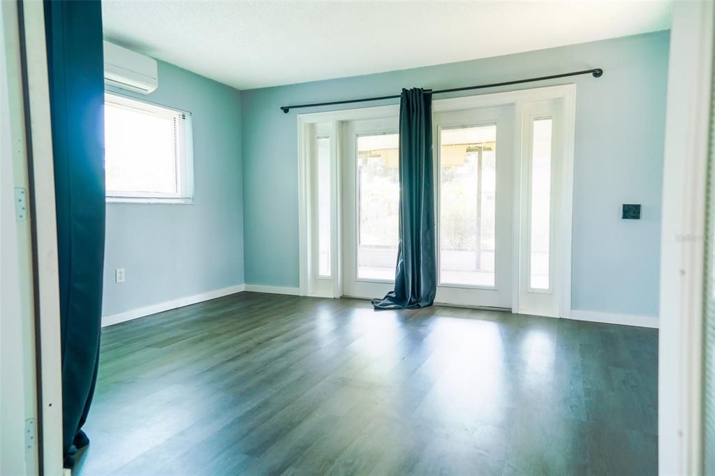 For Rent: $1,800 (3 beds, 2 baths, 1050 Square Feet)