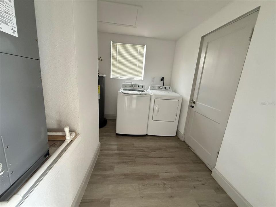 В аренду: $1,900 (2 спален, 1 ванн, 800 Квадратных фут)