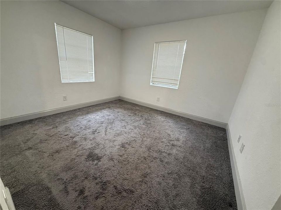В аренду: $1,900 (2 спален, 1 ванн, 800 Квадратных фут)