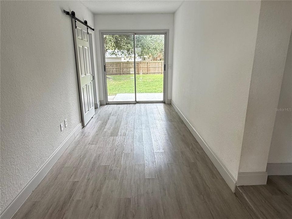 В аренду: $1,900 (2 спален, 1 ванн, 800 Квадратных фут)