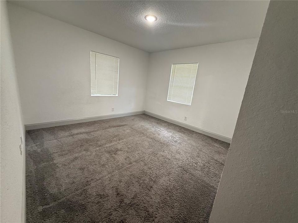 В аренду: $1,900 (2 спален, 1 ванн, 800 Квадратных фут)