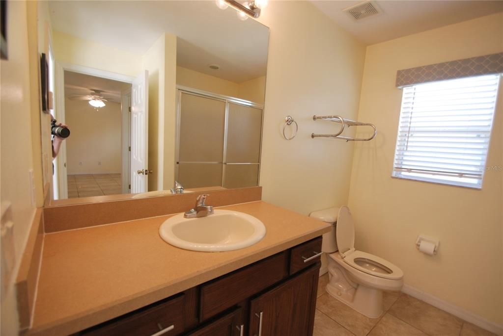 For Rent: $2,600 (4 beds, 2 baths, 1477 Square Feet)