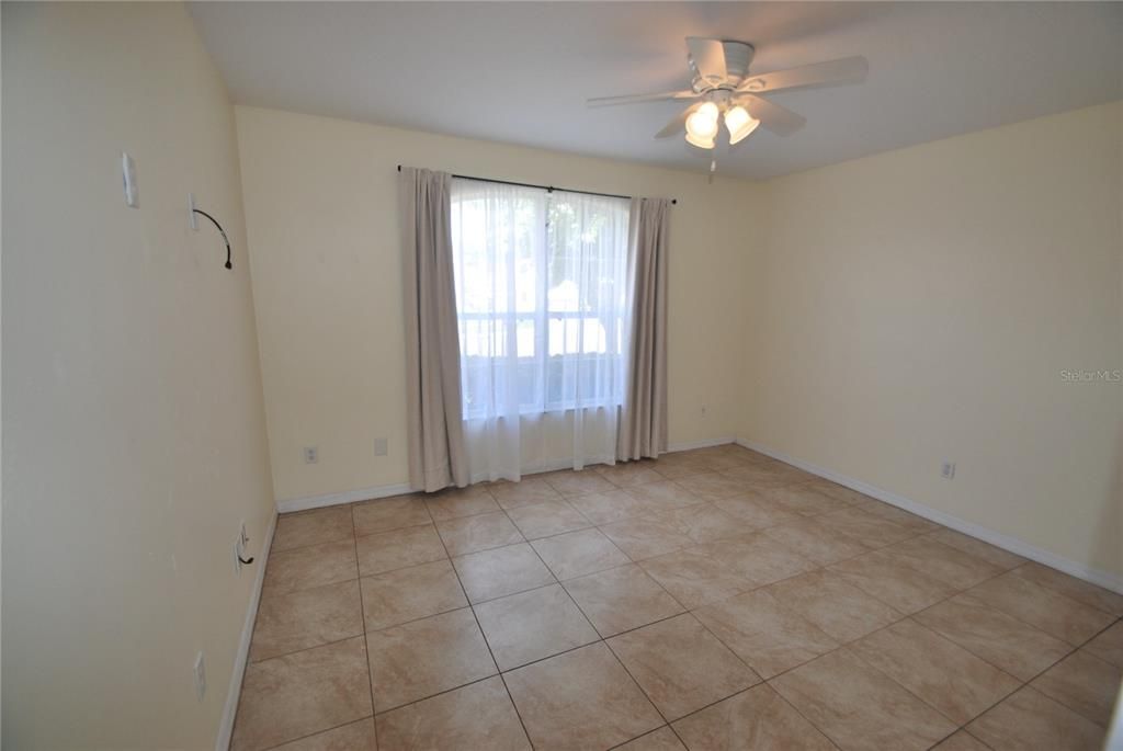 For Rent: $2,600 (4 beds, 2 baths, 1477 Square Feet)