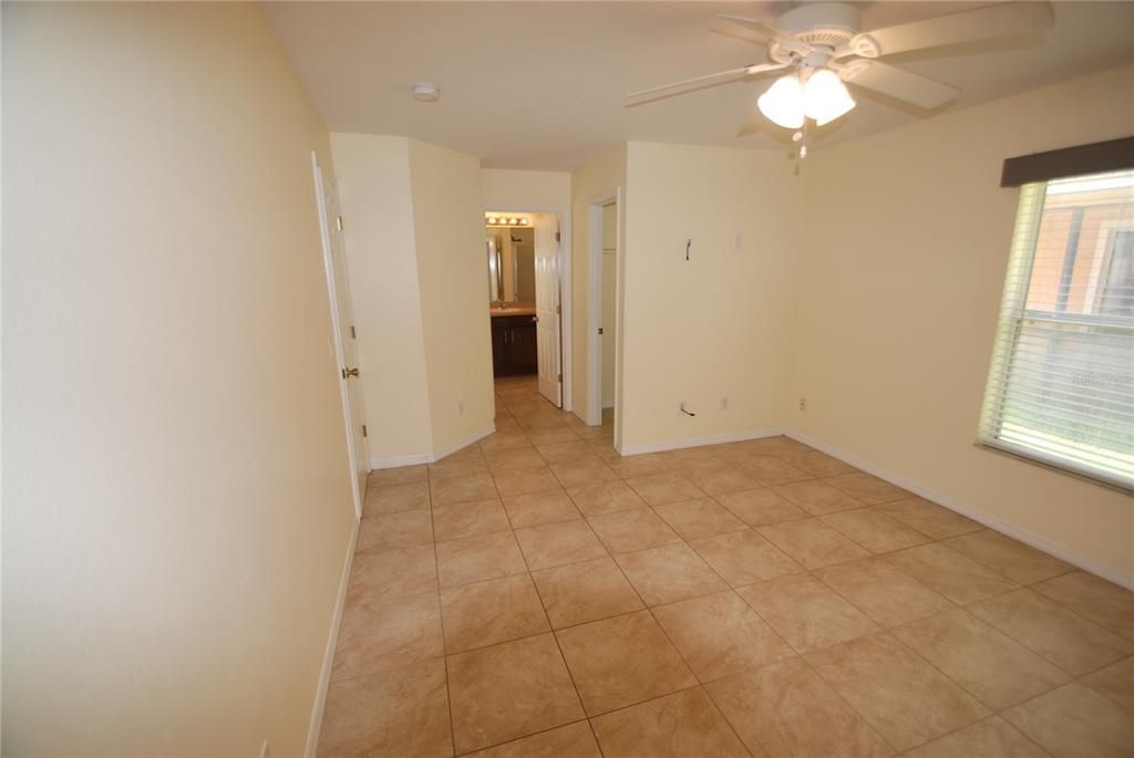 For Rent: $2,600 (4 beds, 2 baths, 1477 Square Feet)