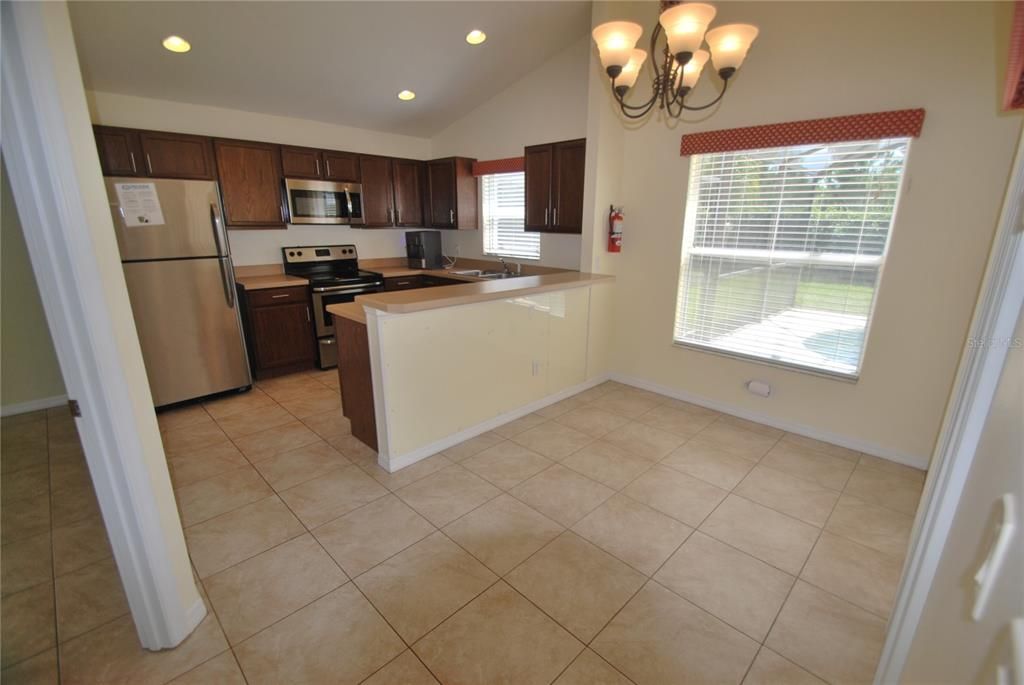 For Rent: $2,600 (4 beds, 2 baths, 1477 Square Feet)