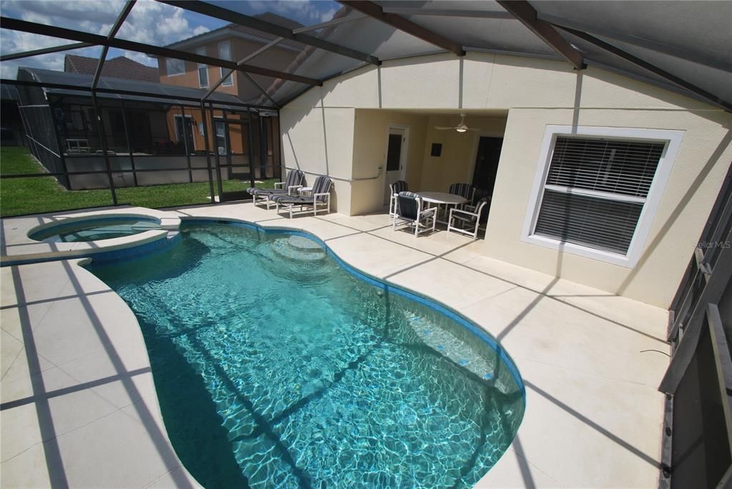 For Rent: $2,600 (4 beds, 2 baths, 1477 Square Feet)