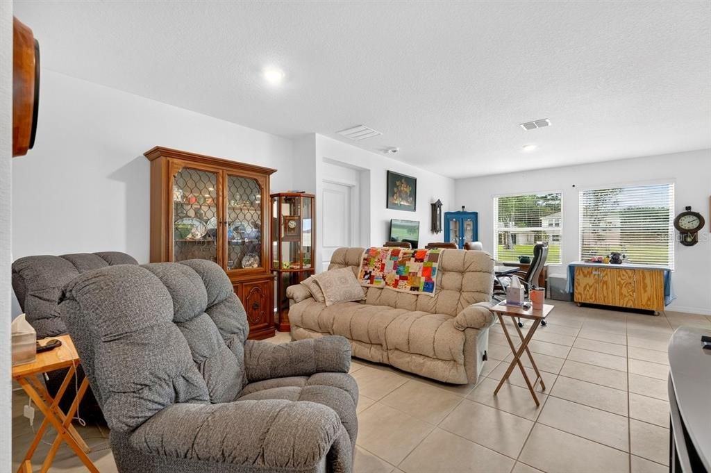 En Venta: $350,000 (3 camas, 2 baños, 1508 Pies cuadrados)