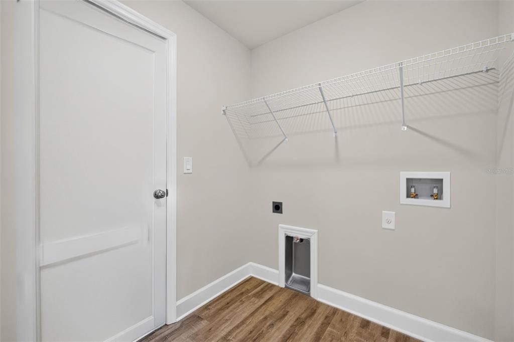For Sale: $334,900 (3 beds, 3 baths, 1818 Square Feet)