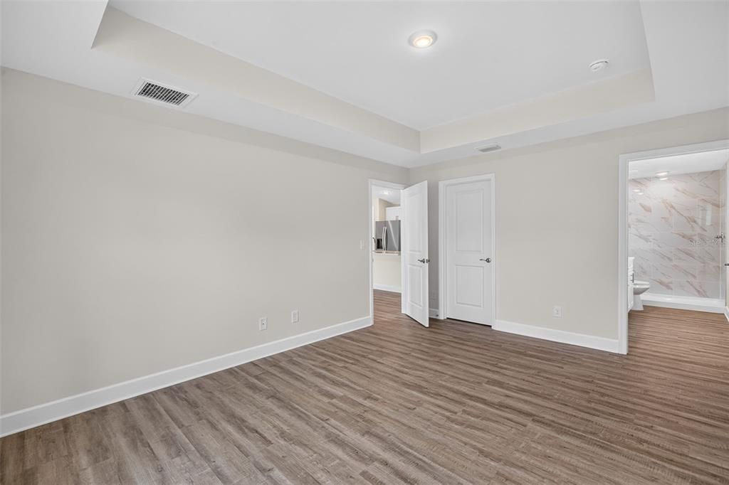 For Sale: $334,900 (3 beds, 3 baths, 1818 Square Feet)