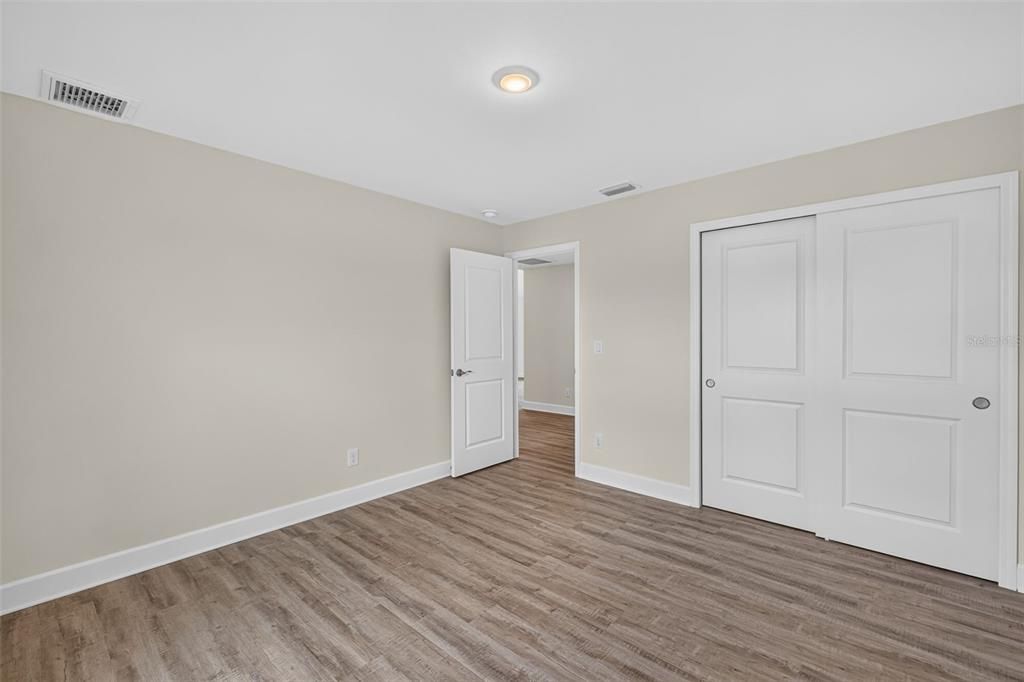 For Sale: $334,900 (3 beds, 3 baths, 1818 Square Feet)